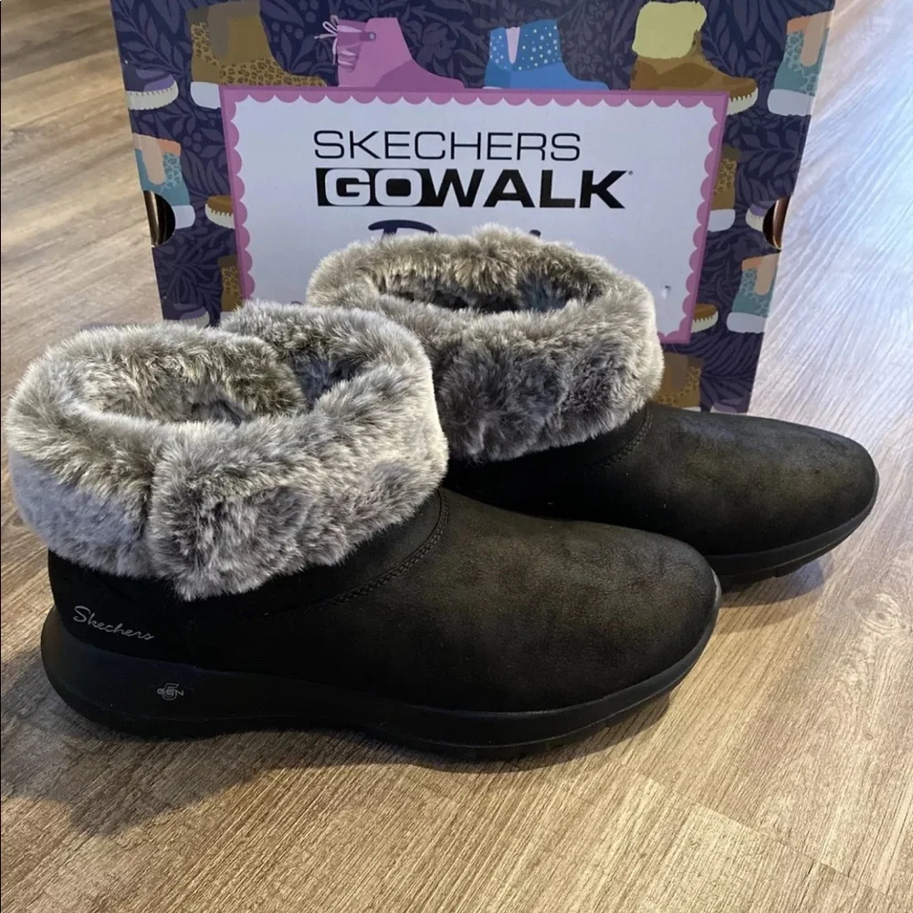 New! Skechers GoWalk Boots - Picture 2 of 6